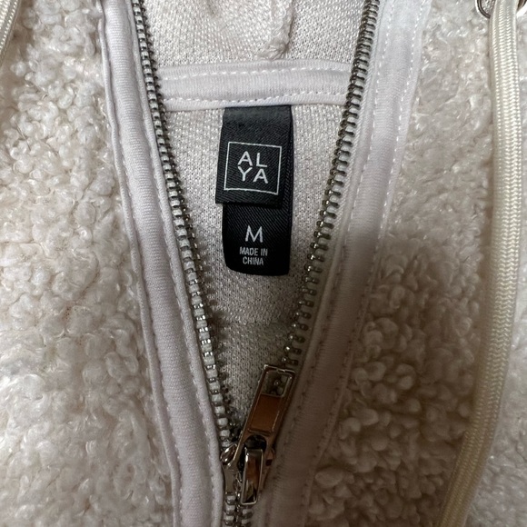 Francescas off white sherpa hoody with pockets size medium - Picture 5 of 5
